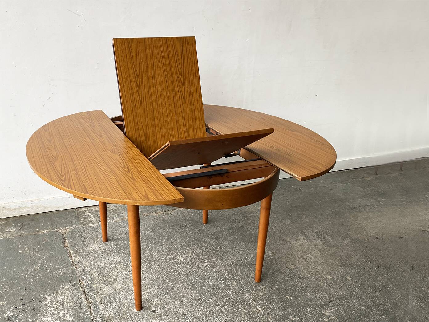 Table à manger extensible moderne du milieu du siècle des années 1960 par Schrieber