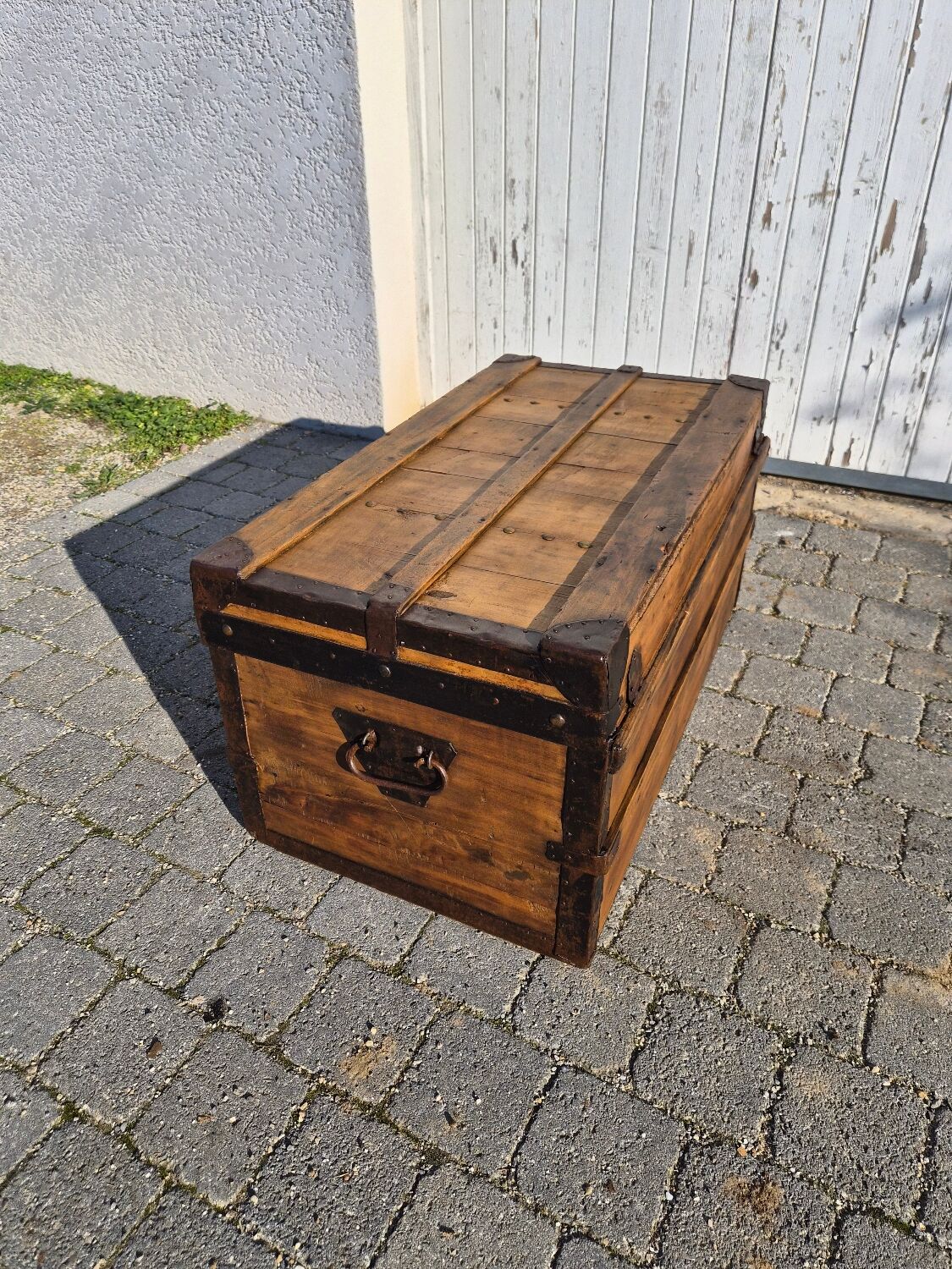 Old trunk coffee table bar