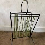 Metal magazine rack