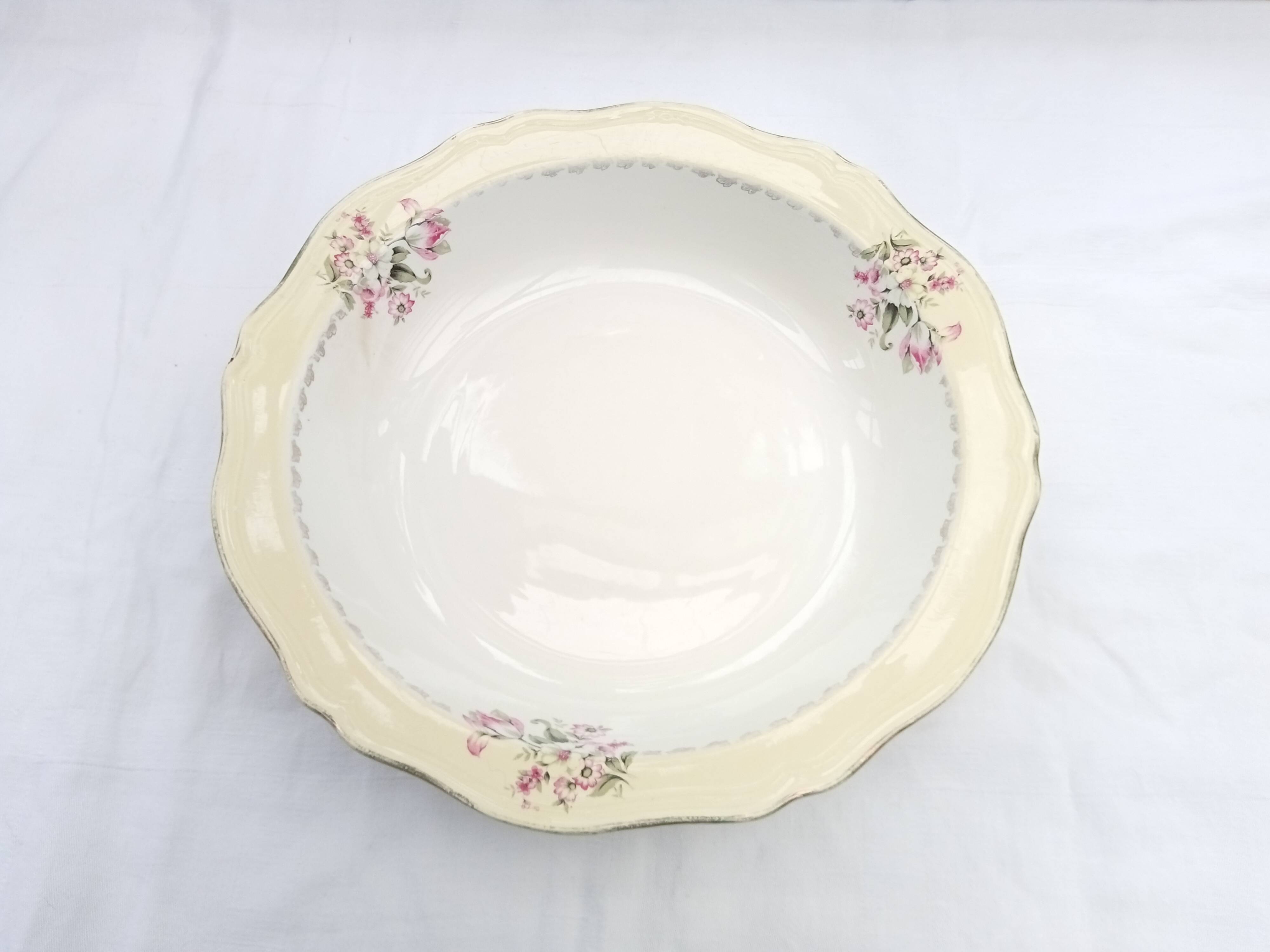 Set of 3 dishes and sauce boat L'Amandinoise