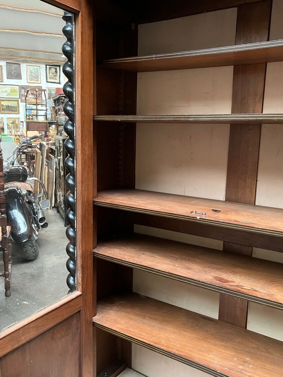 Napoleon III library or showcase.