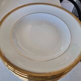 Rimmed soup plate