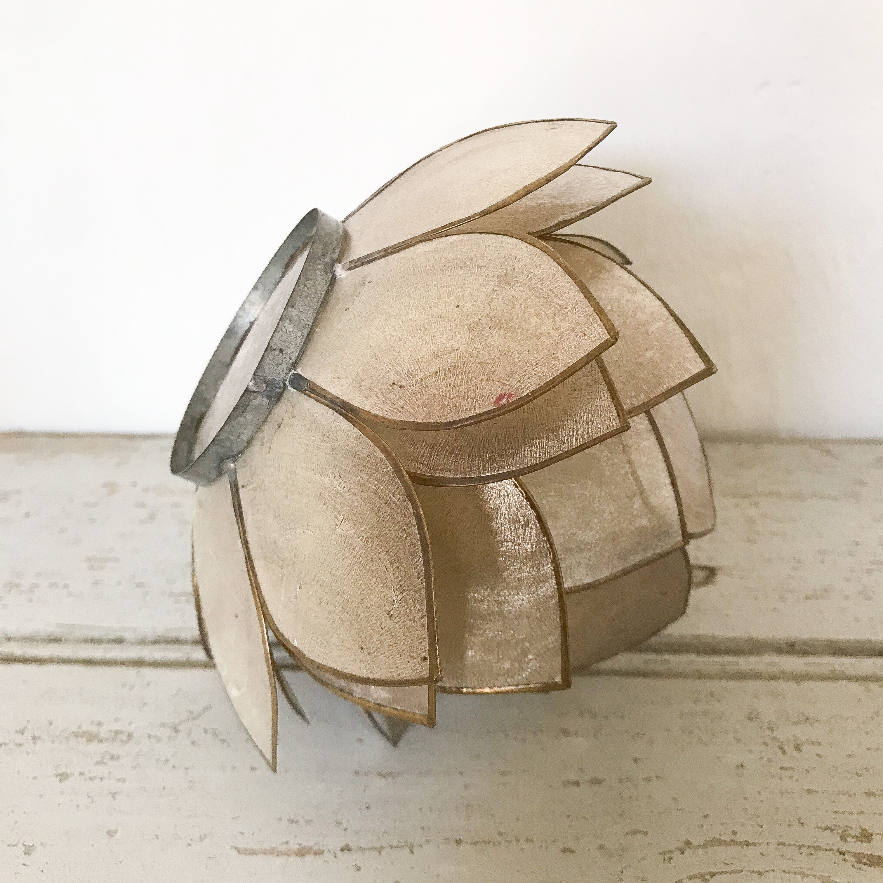 Candle holder in mother-of-pearl and brass