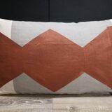 Graphic linen cushion 30x50cm.