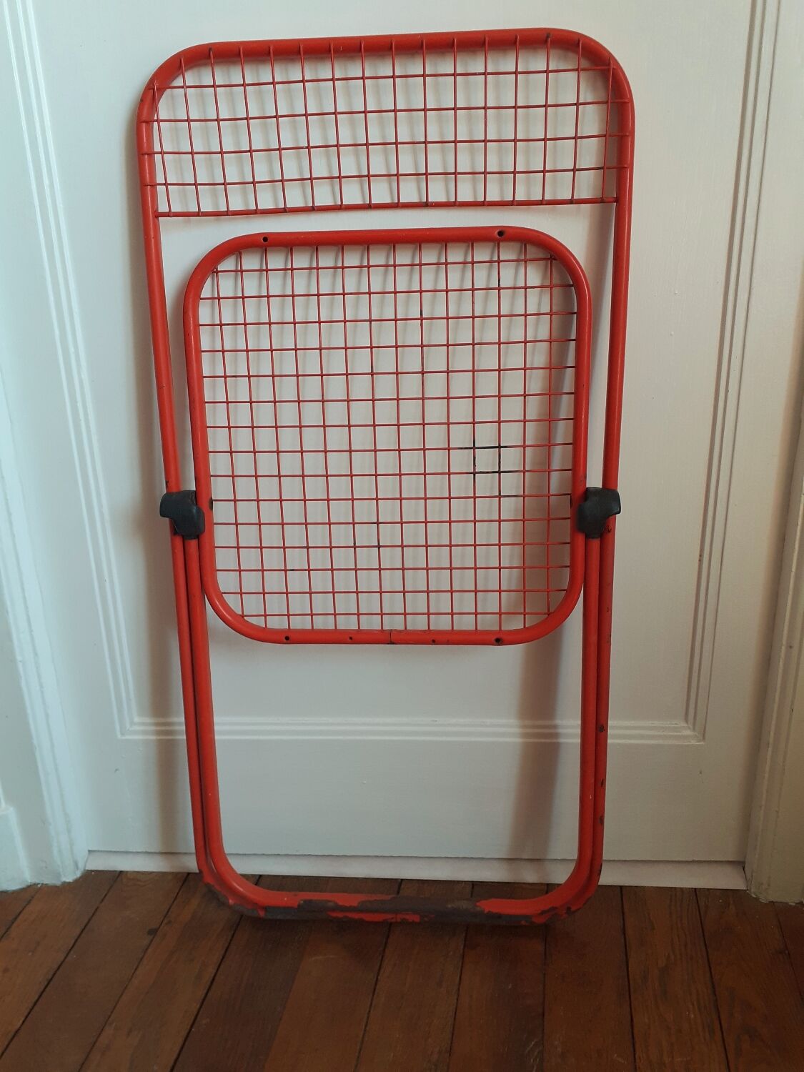 Chaise grillagée Talin