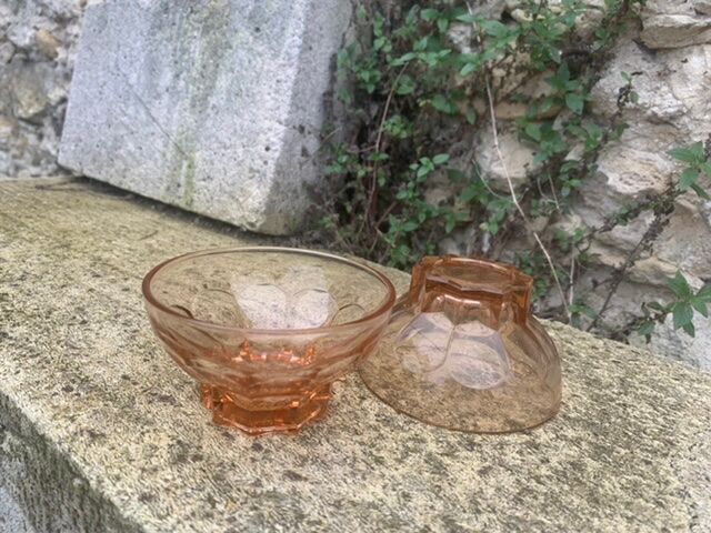 10 coupes à champagne en verre rose vintage