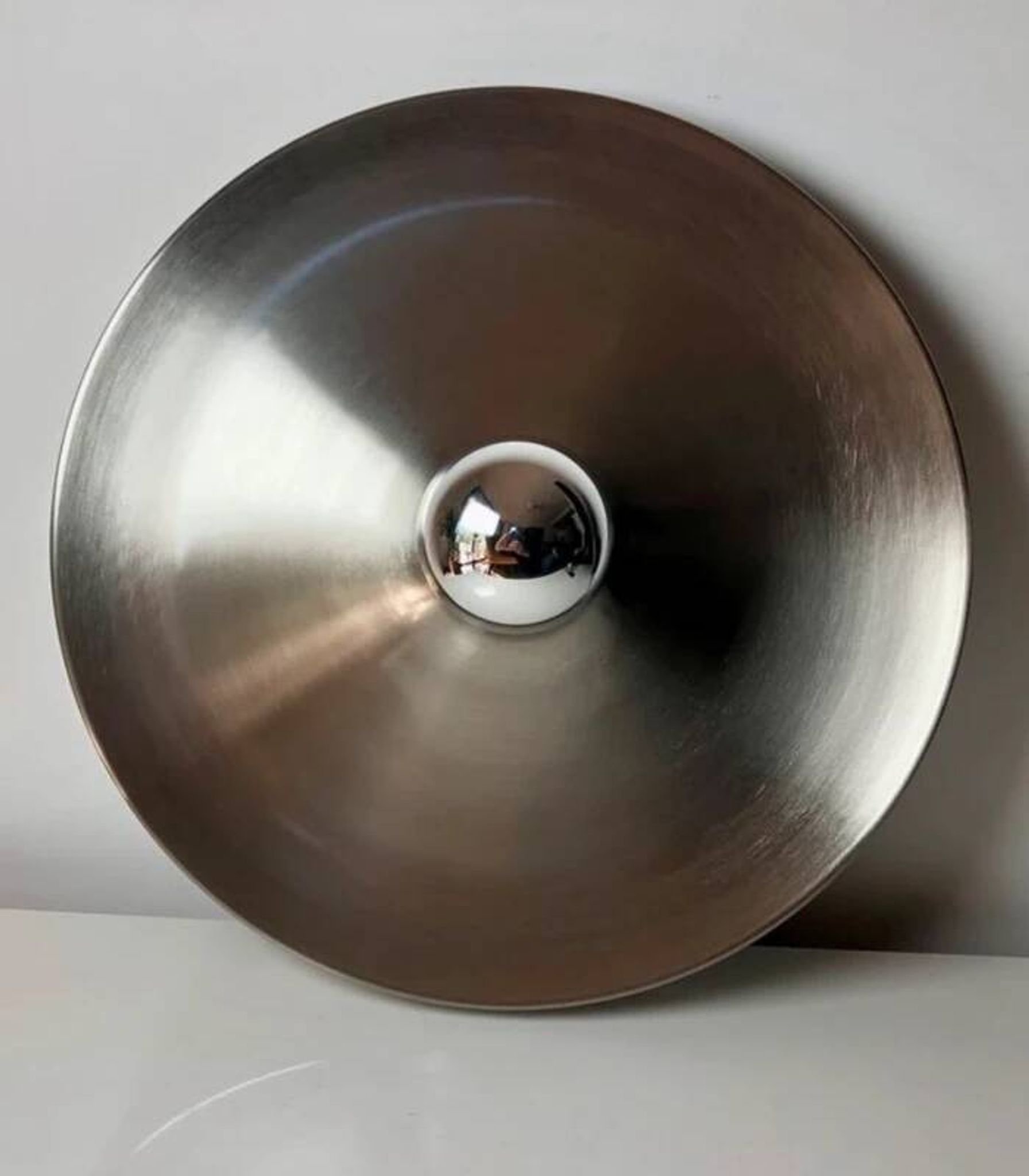 Modernist disc wall light in the style of Charlotte Perriand – UFO space age silver – Diameter 35cm