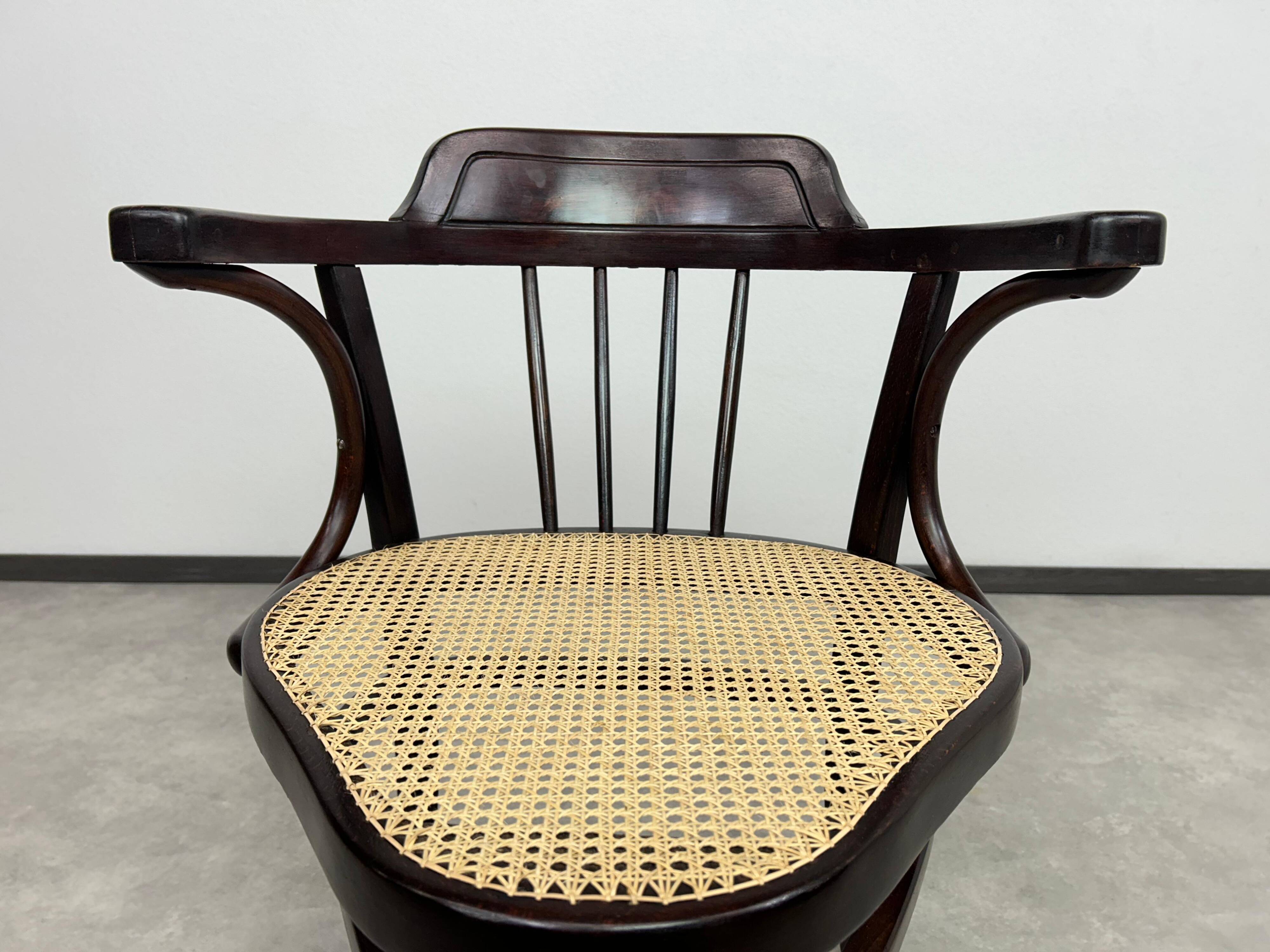 Fauteuil d'angle n°6 par J&J Kohn