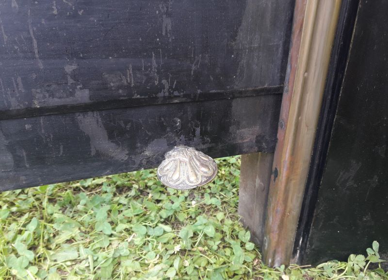 Fireplace XVIII° black marble louis XIV style with narrowed and floor slabs