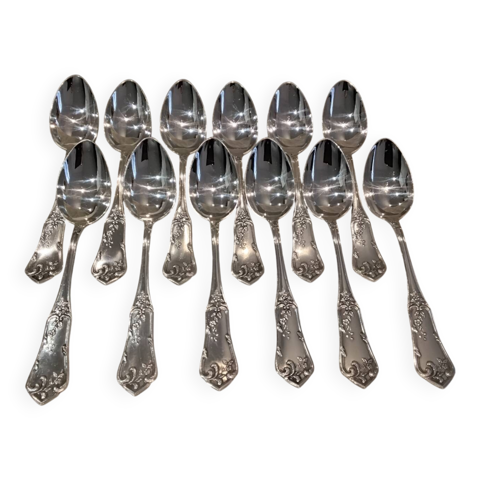 12 silver-plated metal soup spoons by the silversmith Boulenger LXV, half-rich.