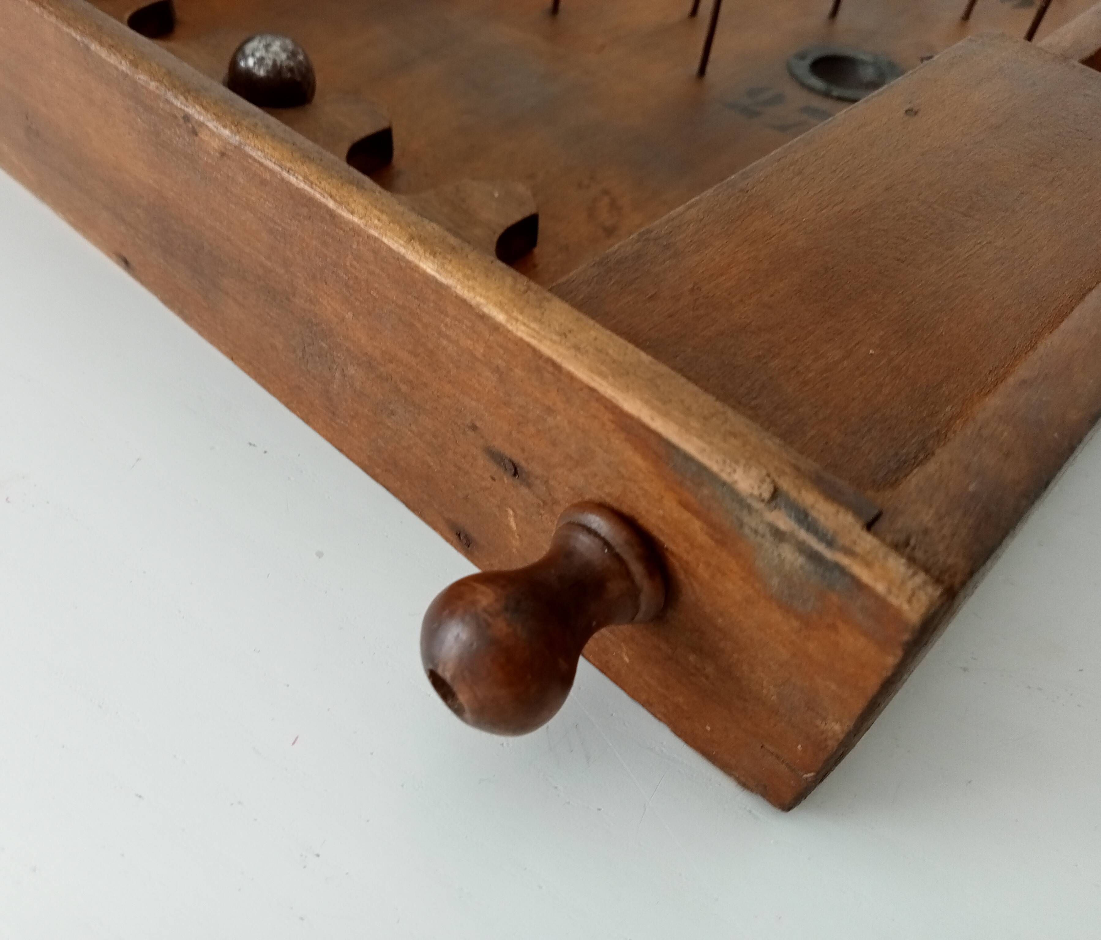 Old pinball trifle game from the 1930s