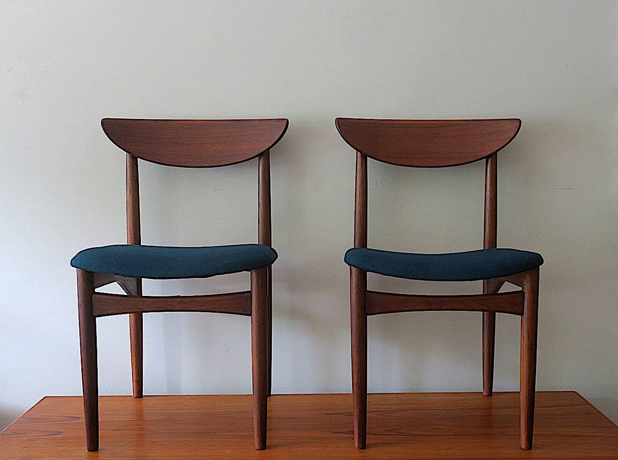 Pair of Lane Perception teak dining chairs in petrol blue-green, USA 1960s