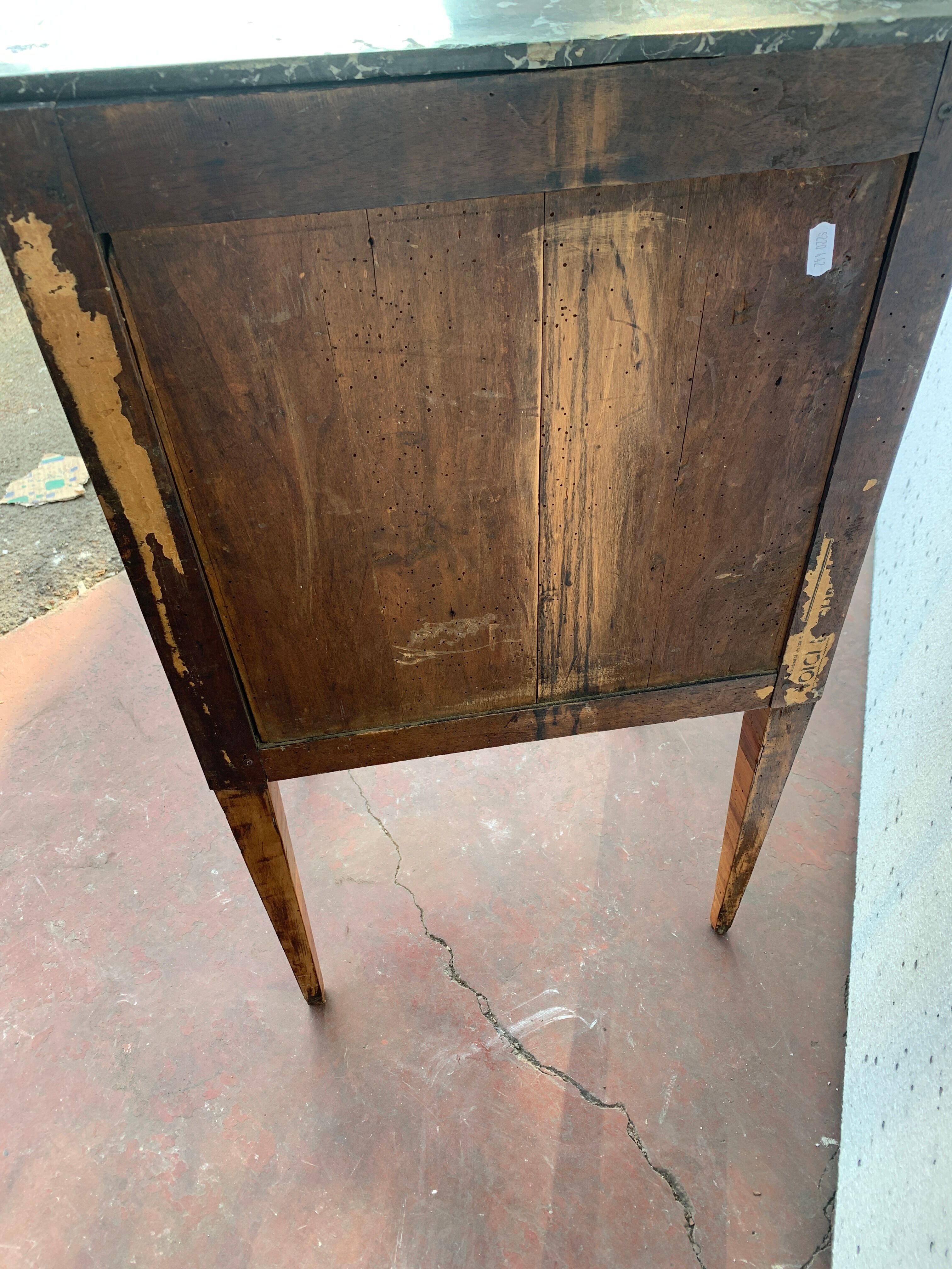 Small chest of drawers of Louis XVI style in veneer wood