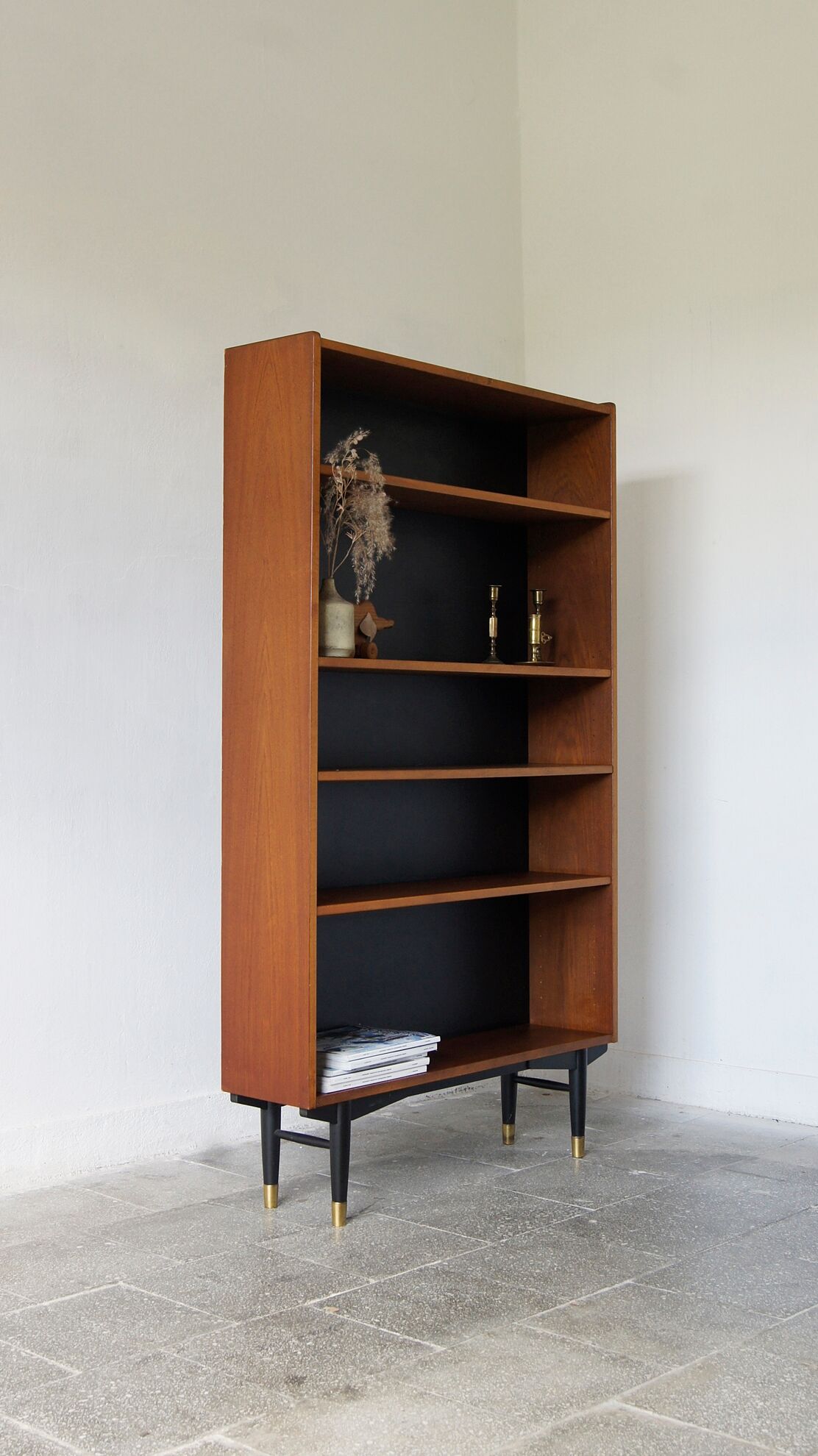 Bibliothèque en teck suédois vintage par Hugo Troeds