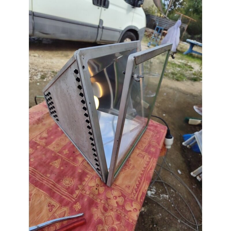 Suspension industrielle aluminium et verre