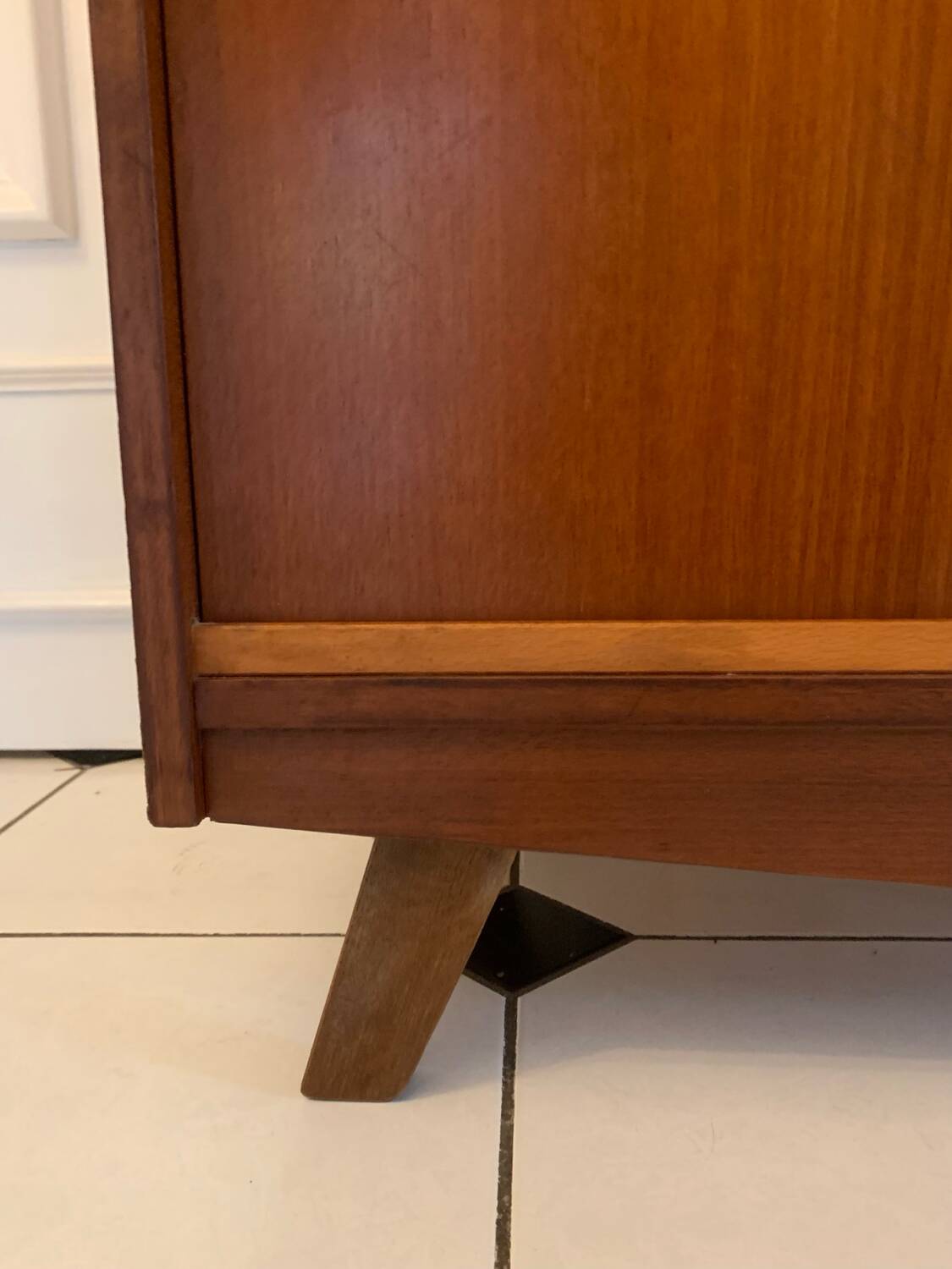 Buffet vintage pieds compas