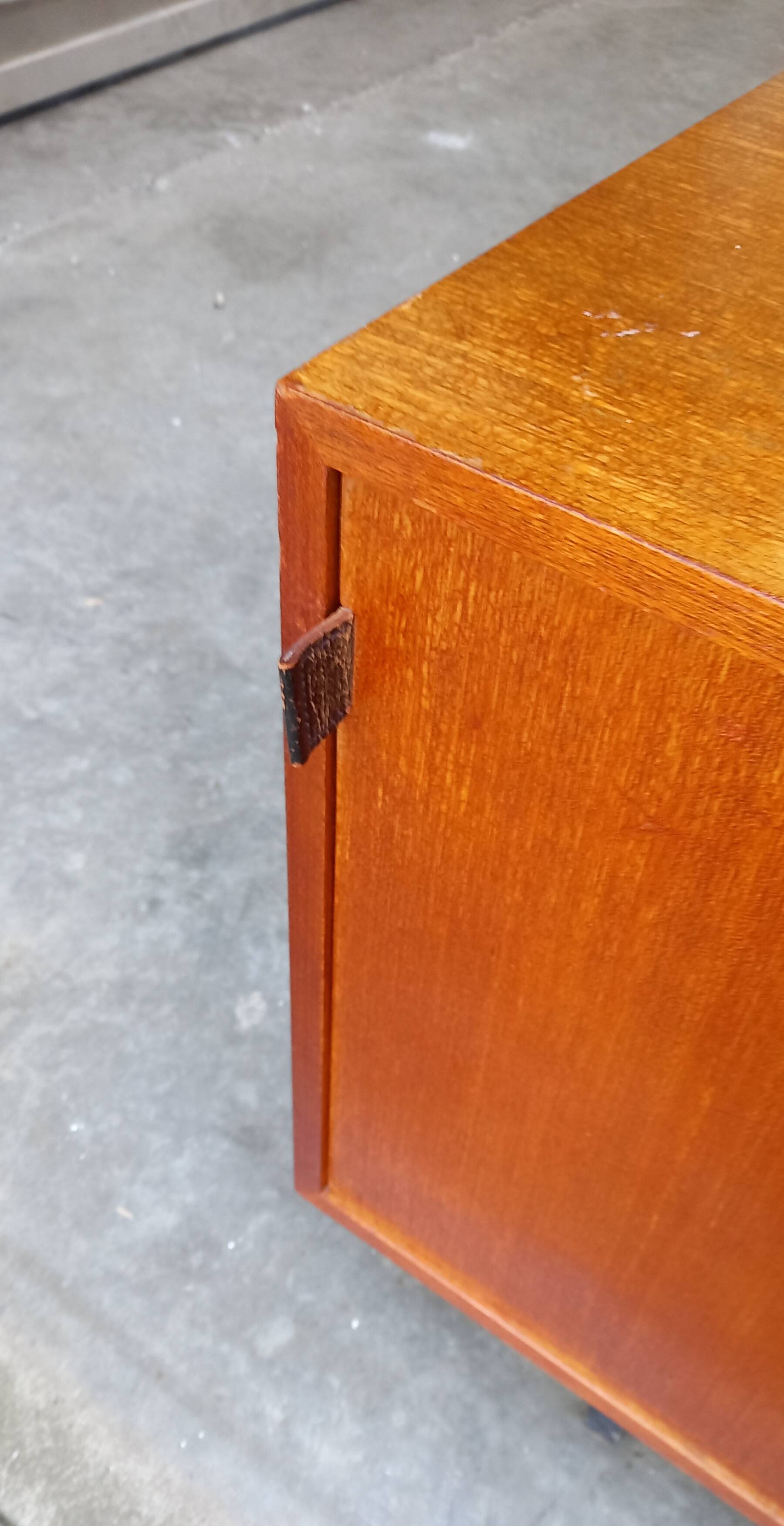 Florence Knoll sideboard in walnut 1960's