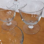 Ensemble vintage de 5 verres gravé sur pieds