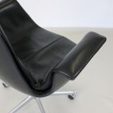 Quatre fauteuils par Kill International