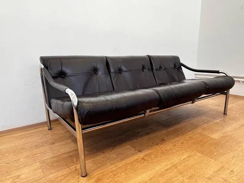 Rare Leather sofa Designed by Tim Bates for Pieff, England, circa 1970s
