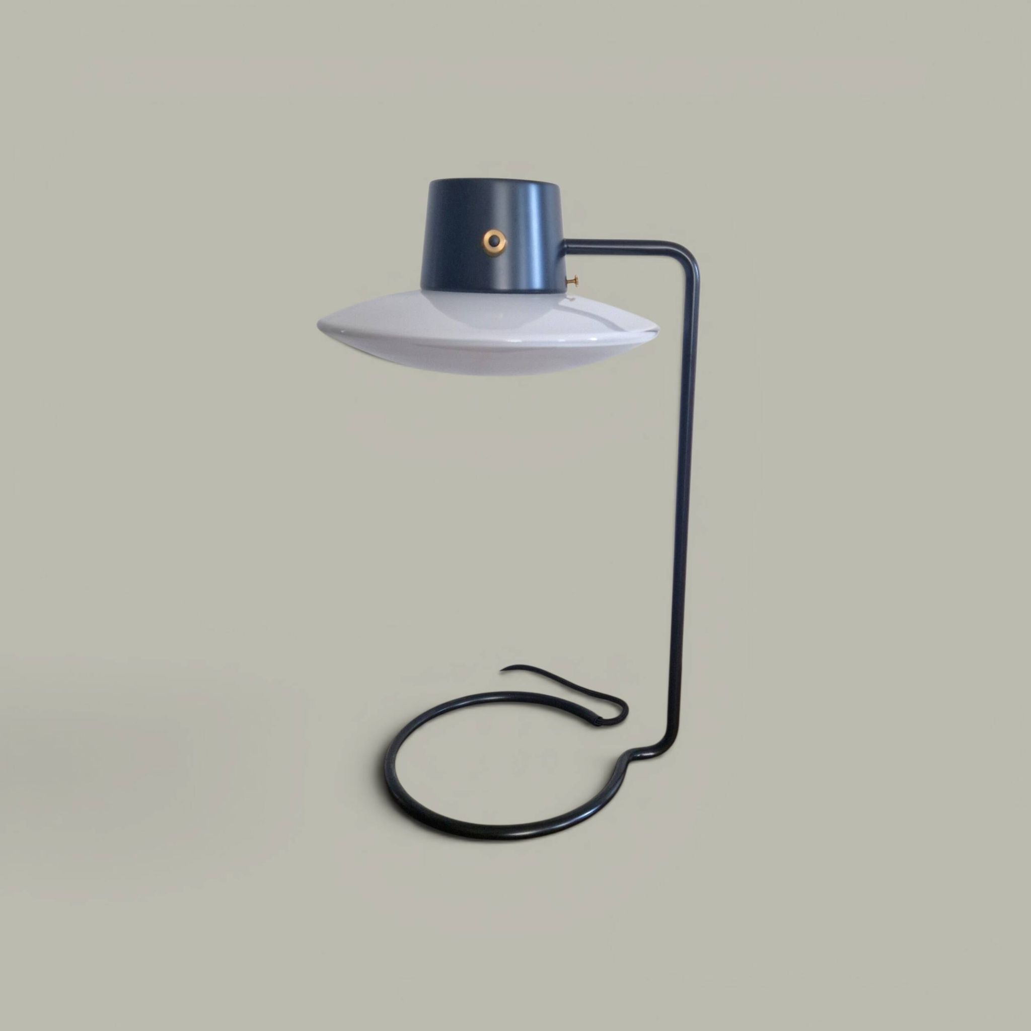 Lamp A.J. Oxford - Louis Poulsen - Design Arne Jacobsen 1963