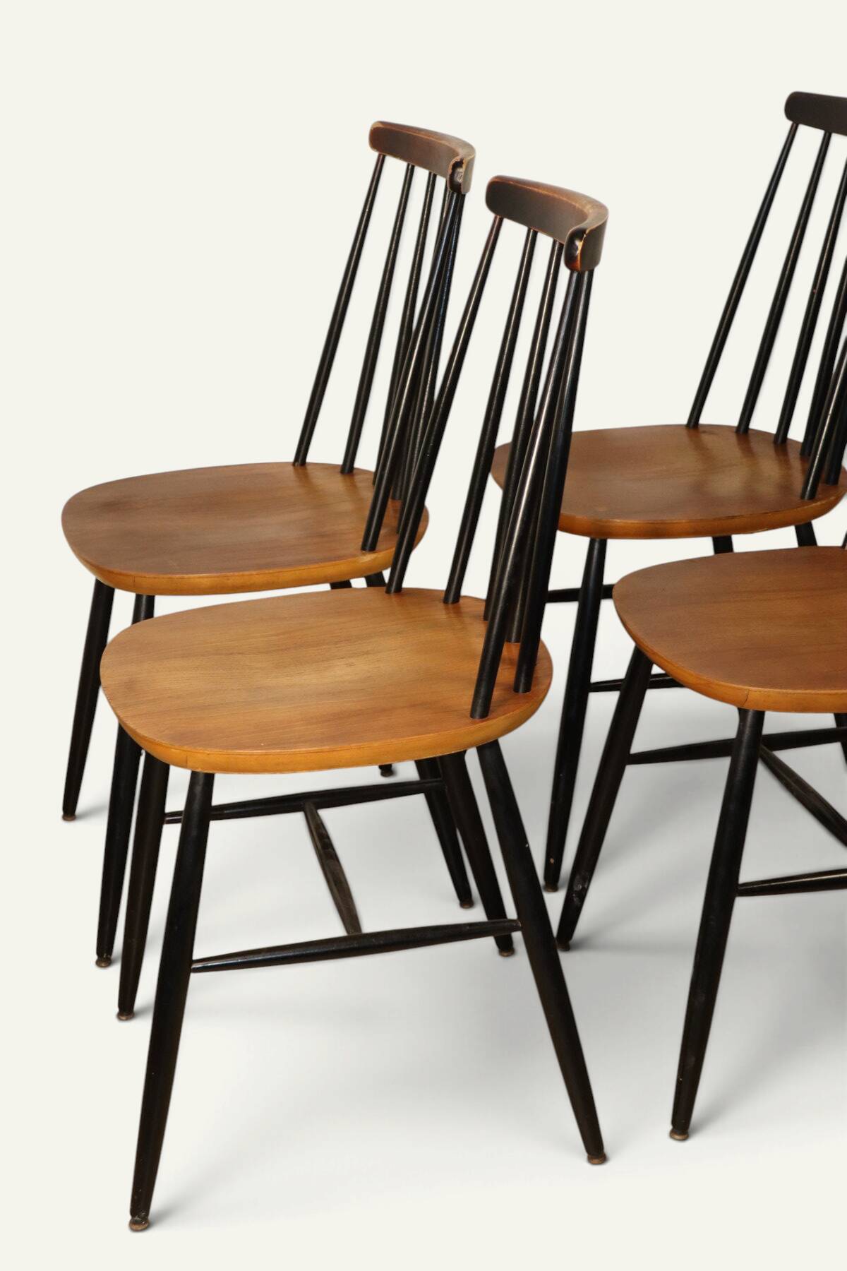 Set of 4 vintage wooden chairs, 1960s