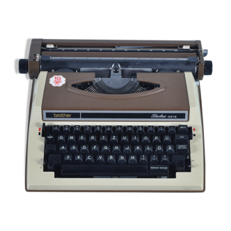Brother 4612 electric typewriter , with suitcase