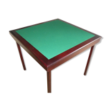 Table de jeu couleur acajou avec tapis en vert