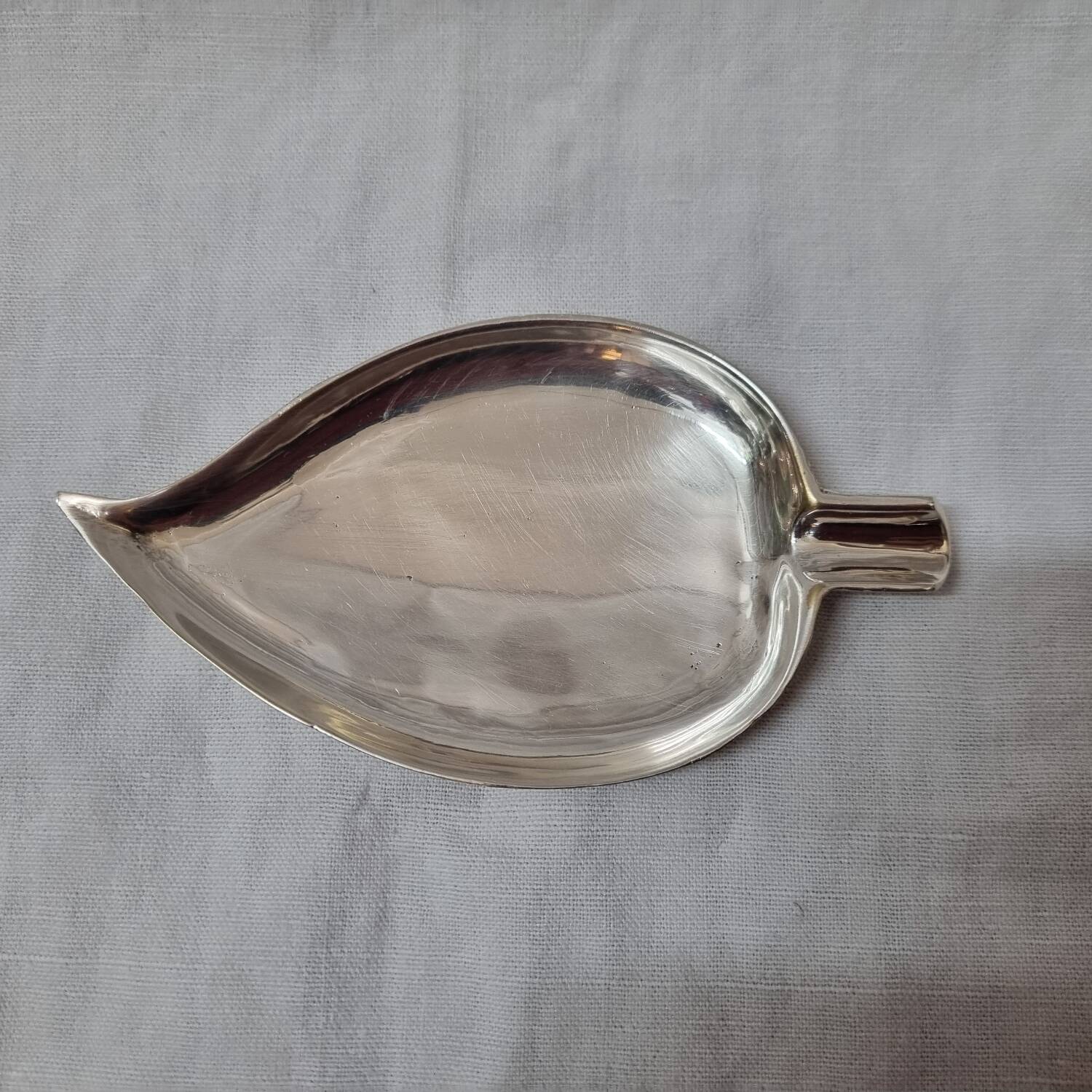 Individual table ashtray