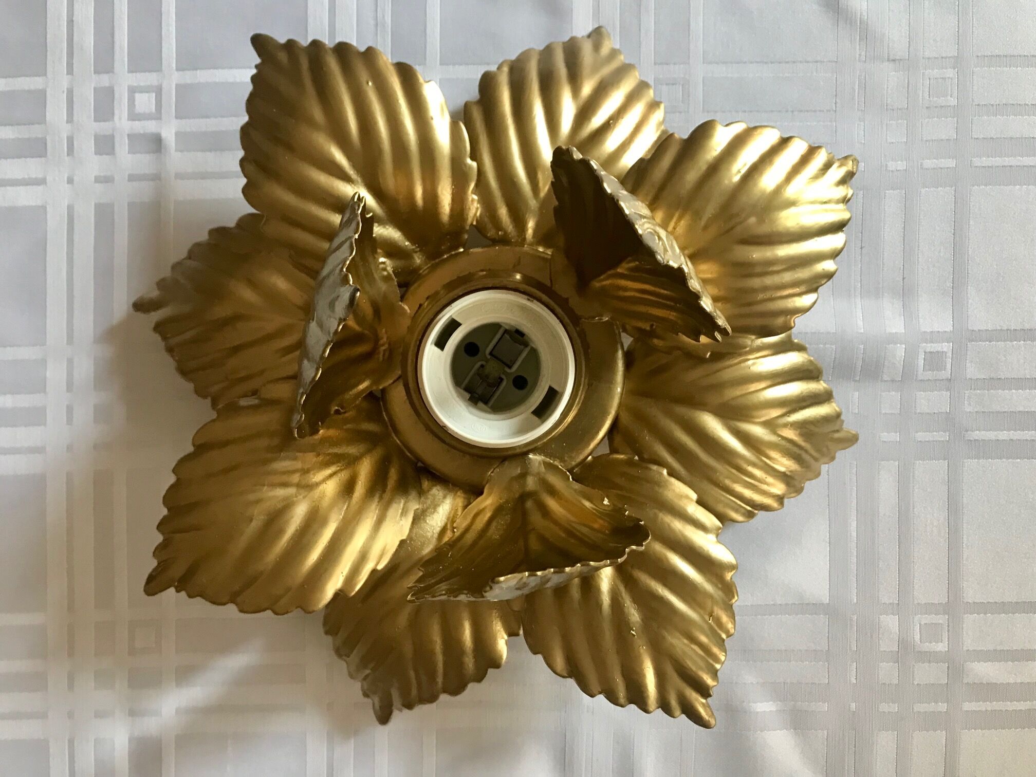 Golden flower wall lamp