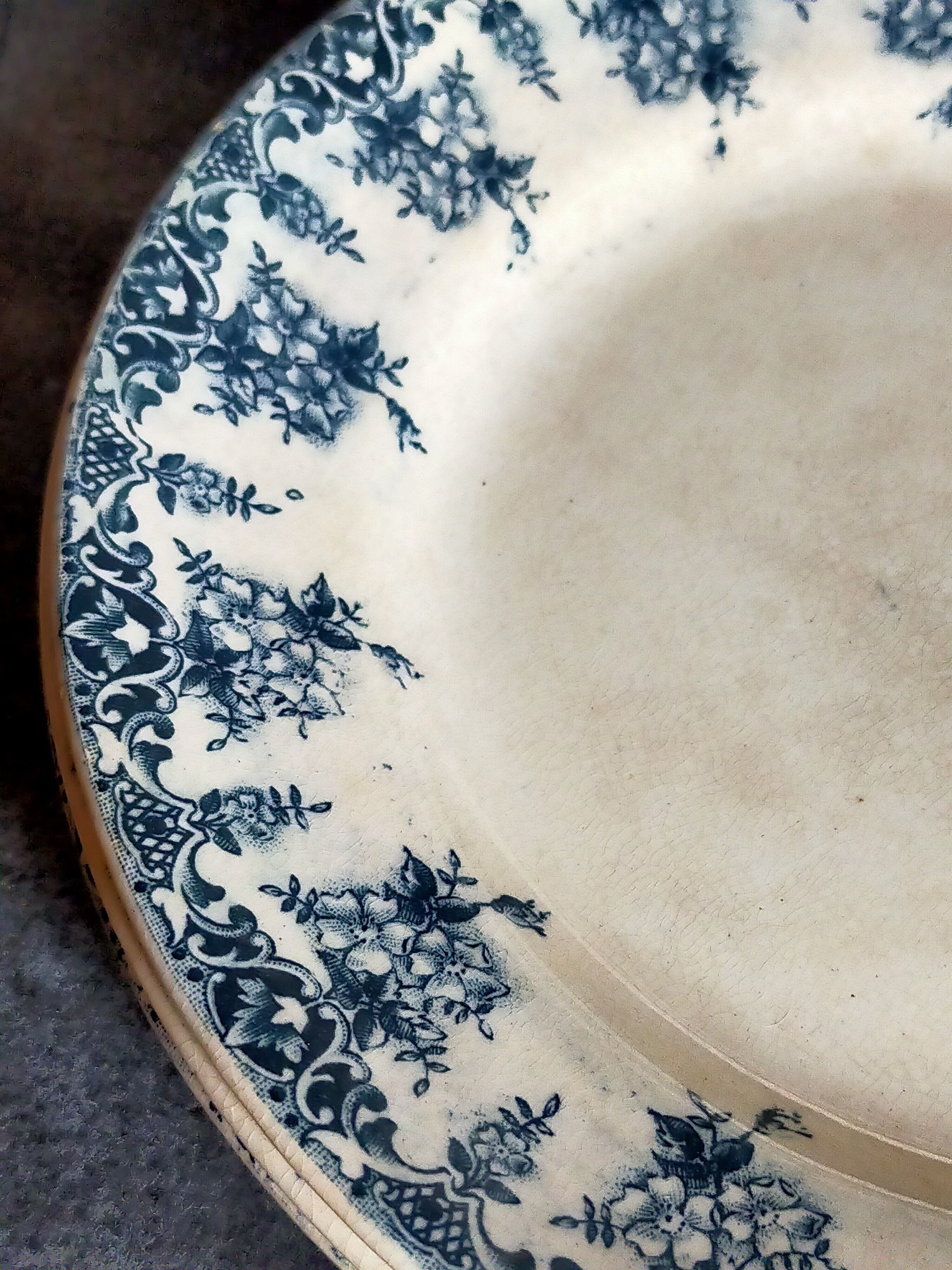 Three iron earth plates at the end of the 19th service "Primevère"