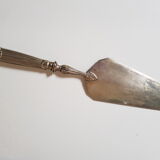 Pie shovel