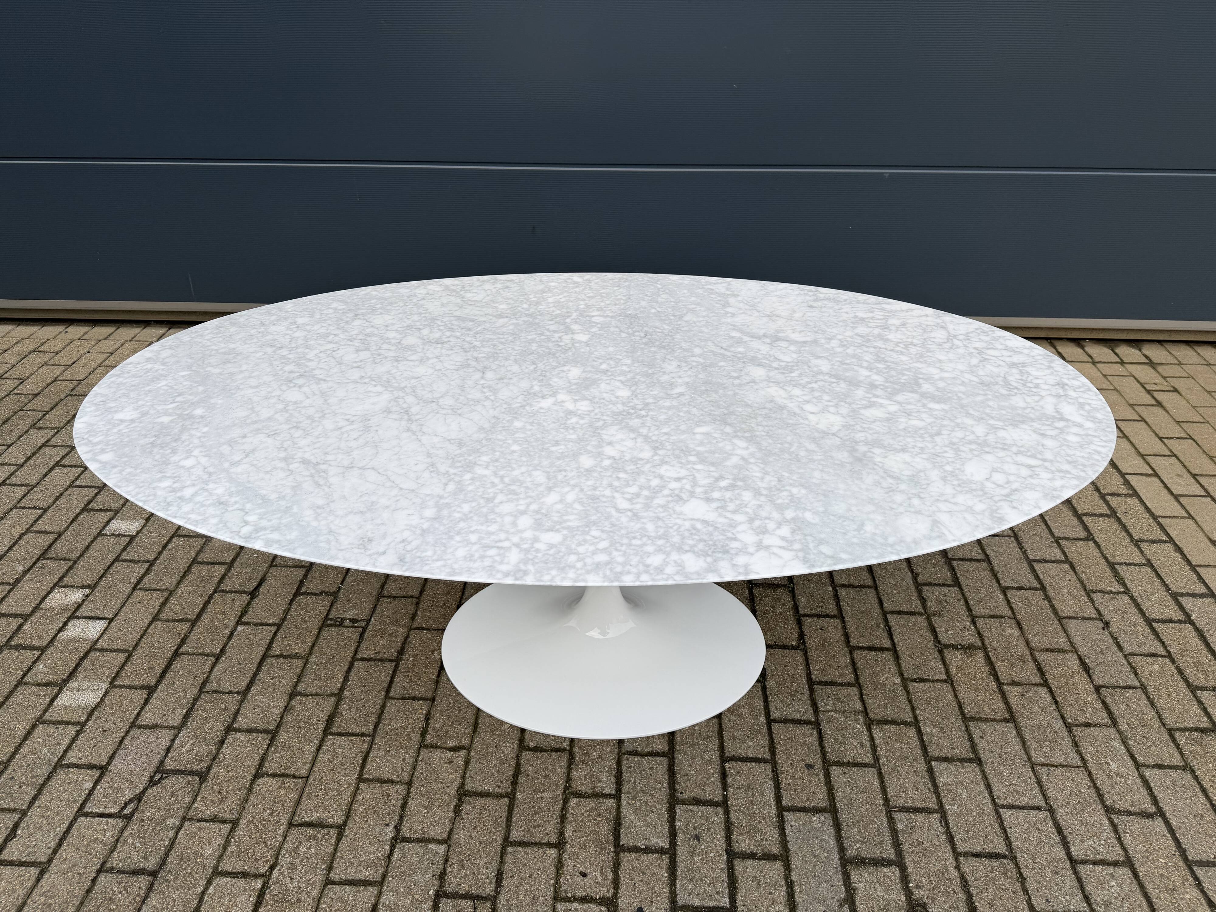 Original Knoll Tulip oval dining table (198cm) Carrara marble