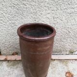 Pot en grès vernissé brun
