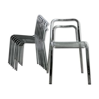 Ensemble de 8 chaises de salle à manger italiennes empilables en chrome avec sièges en métal perforé, années 1960