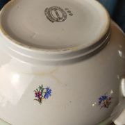 Salad bowl decorated with Poreylor flower