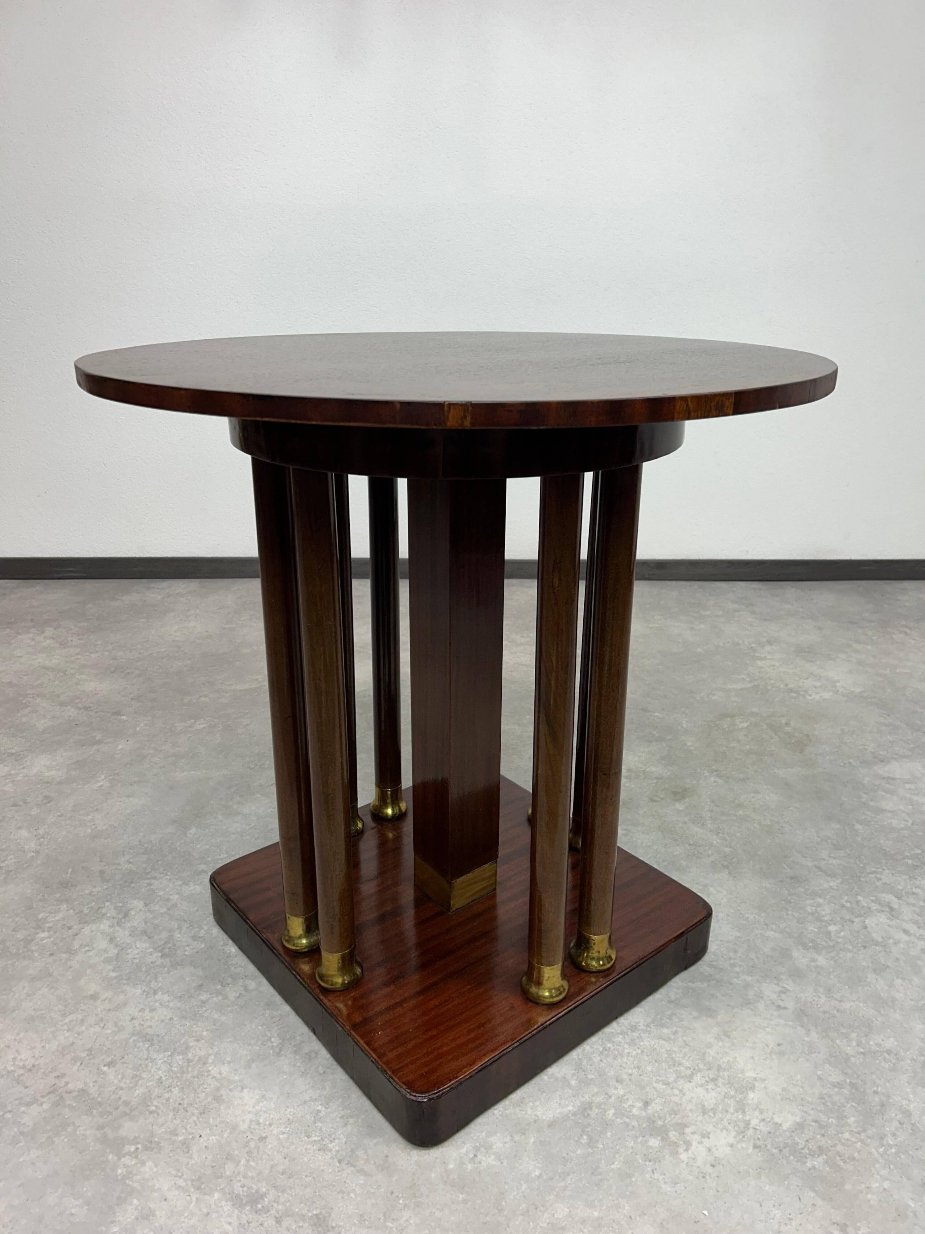Jugendstil coffee table in mahogany