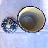 Trois petits pots bleus