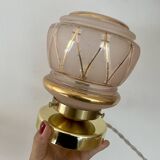 Lampe à poser globe vintage art déco en verre rose et doré
