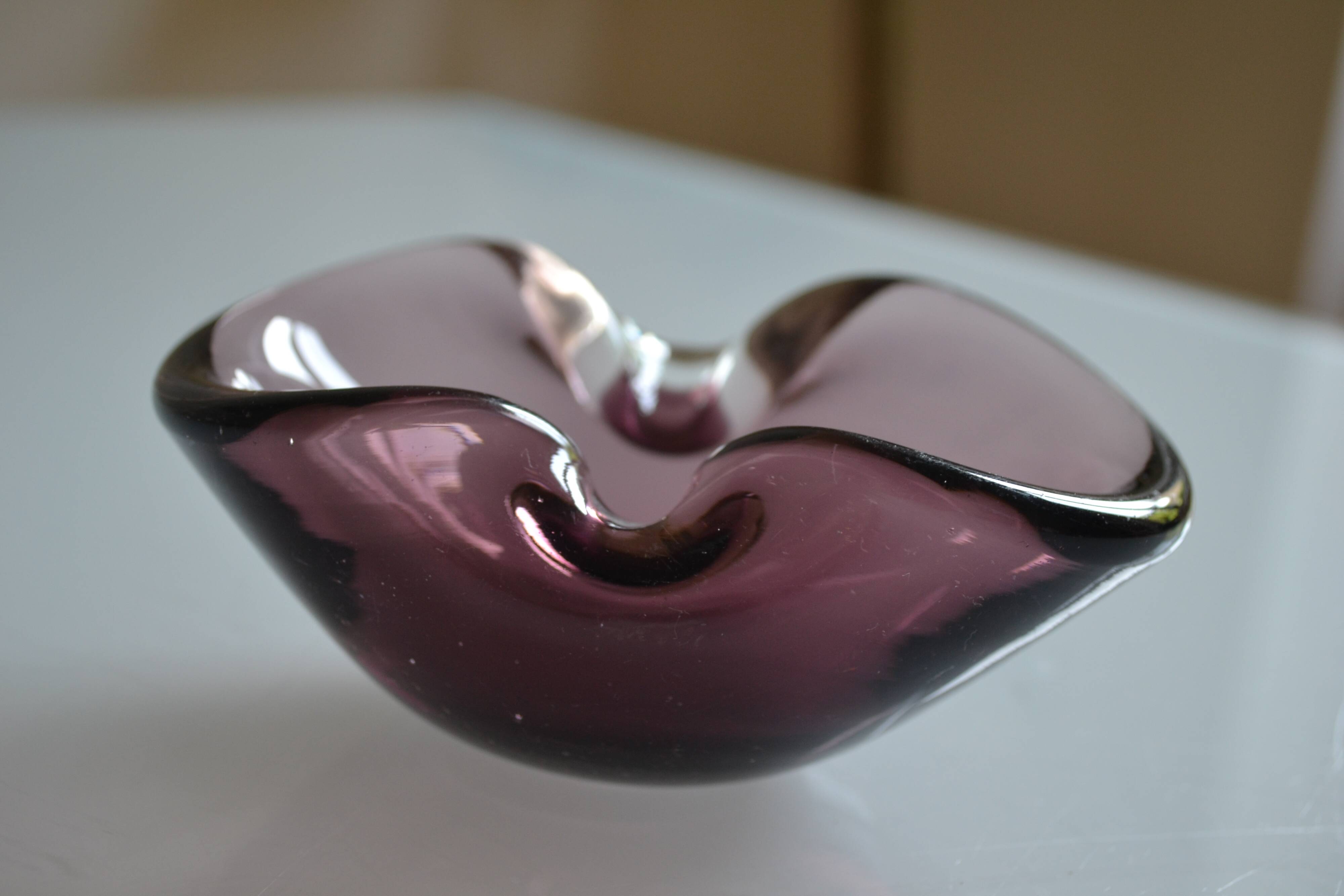 60s ashtray or empty pocket, purple Murano glass, Italy