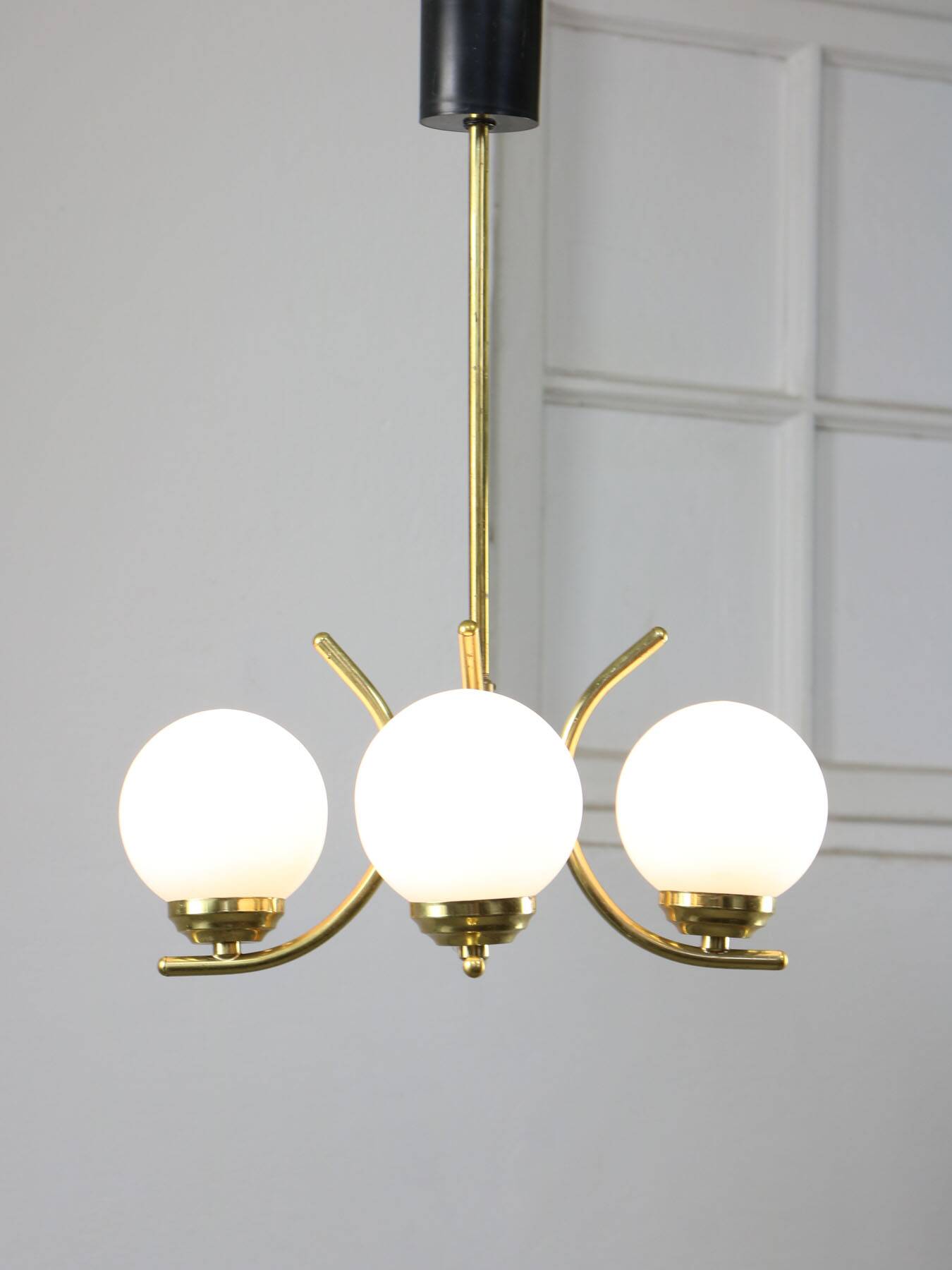 Mid-Century Italian Brass and Opaline Chandelier
