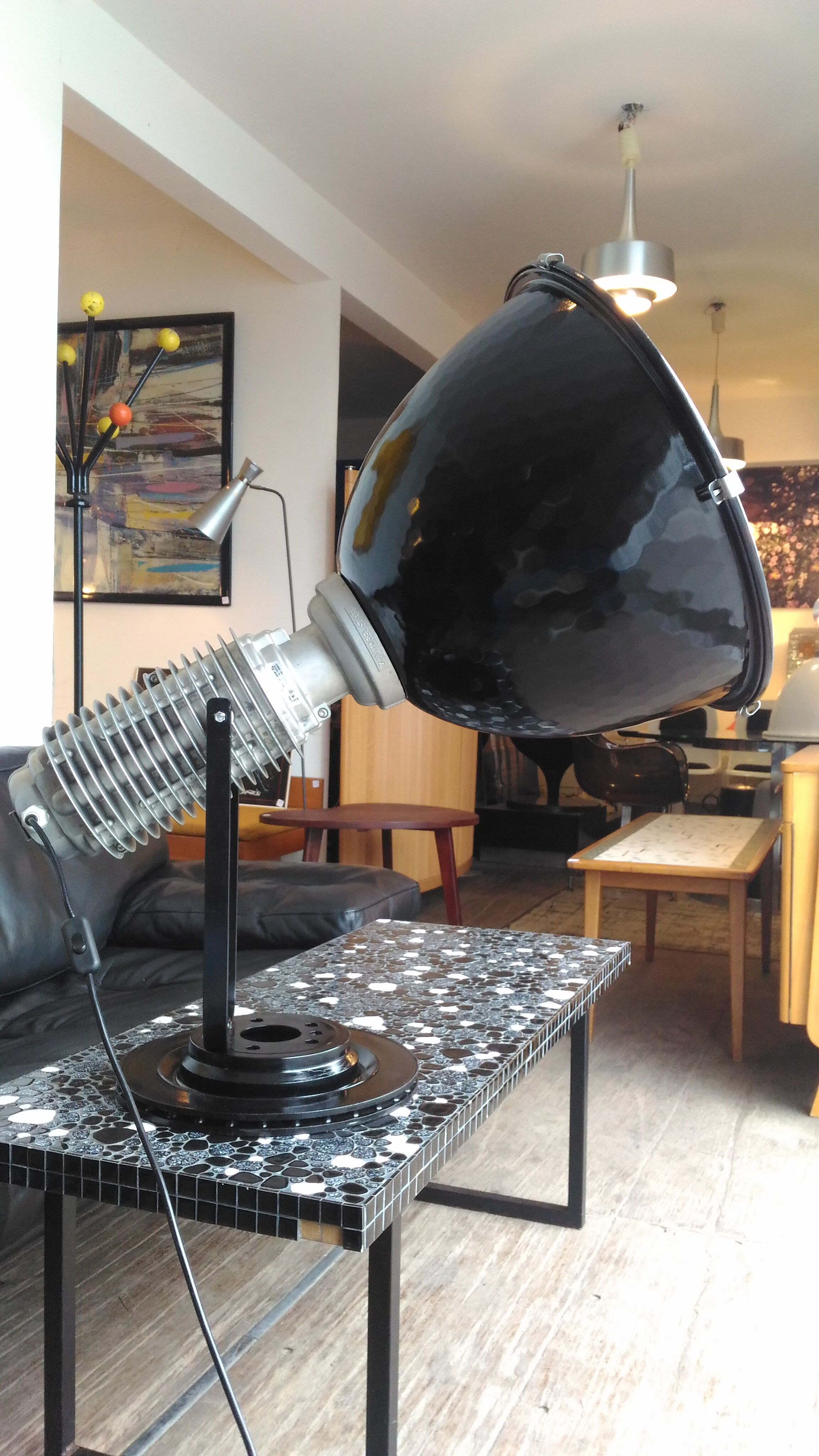 Reconditioned stand industrial projector