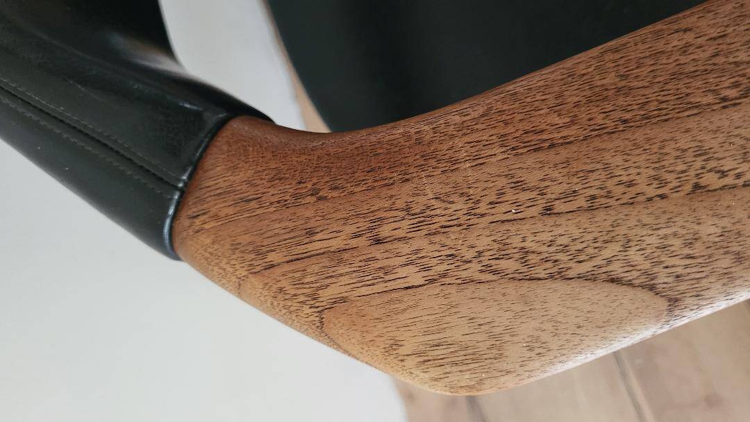 Lot 6 Scandinavian armchairs Erik Kirkegaard FK67 – Glostrup Møbelfabrik