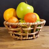 Round woven basket