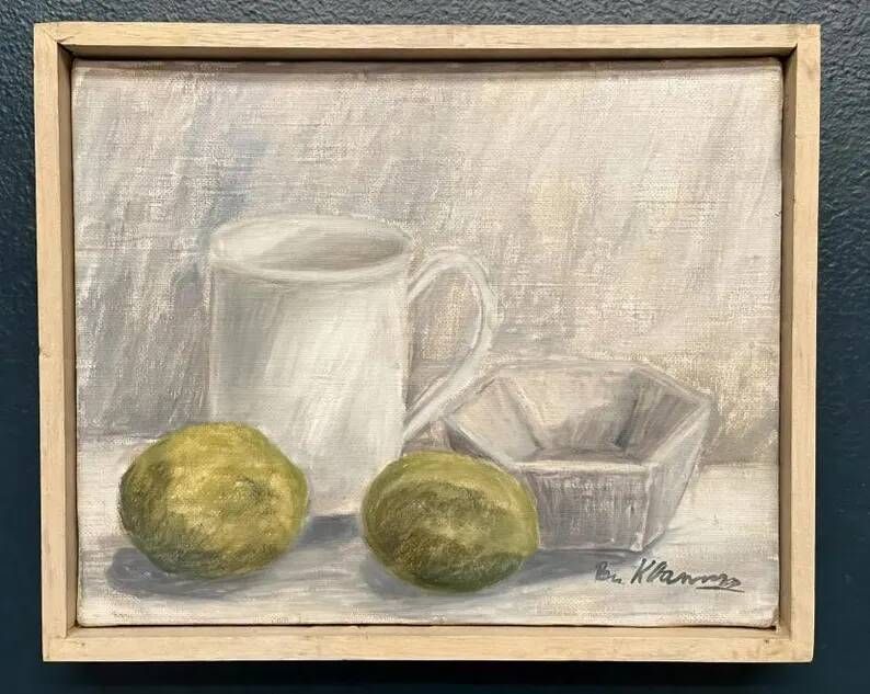 Original Swedish Oil on Canvas – “Jug, Bowl and Fruits” by Main Klarmo‑Kärred – Signed – 1961 – Vintage & Framed – 49×40.5 cm (19.3"×15.9")