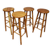 Ensemble de 4 tabourets de bar en pin, années 50
