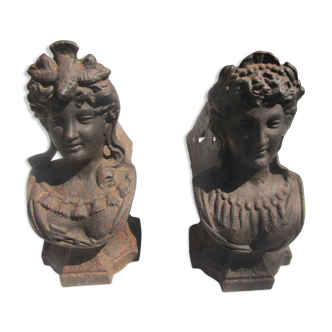 Deux chenets en fonte l'air et l'eau