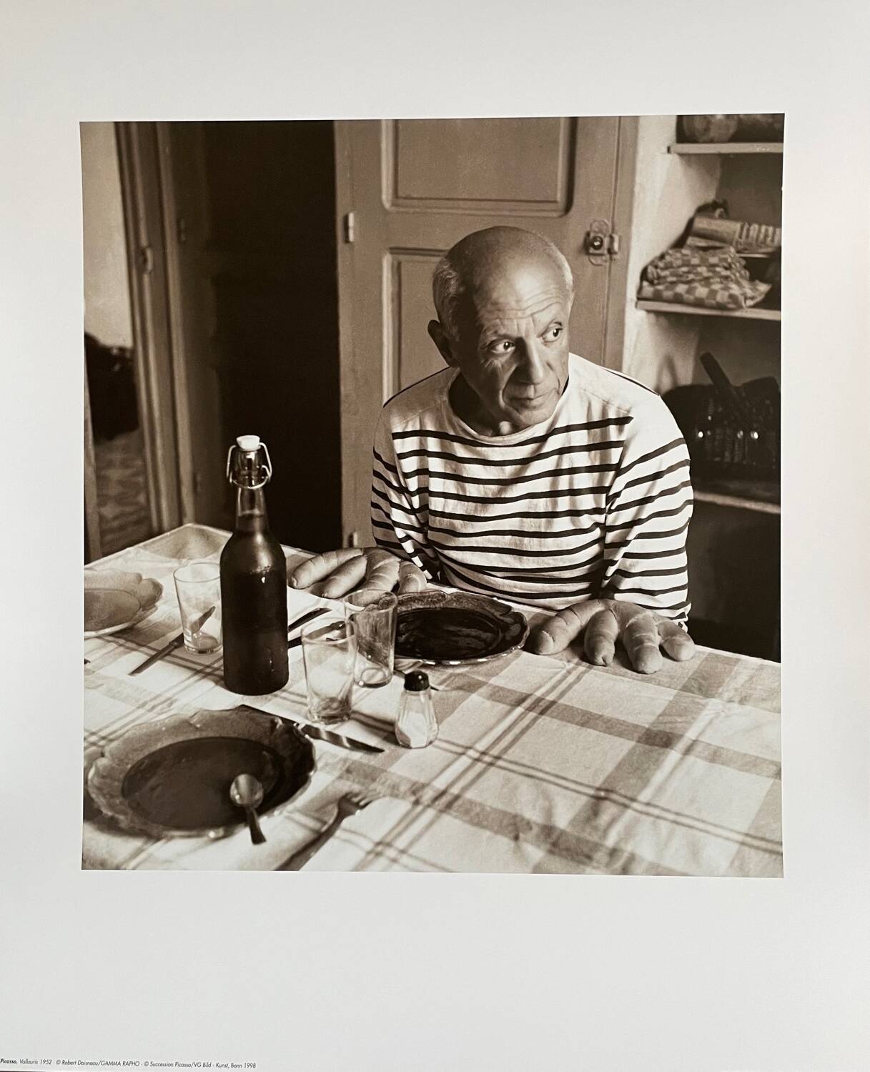 Robert Doisneau after (1912-1944), Les Pains de Picasso, Vallauris 1952, Copyright Robert Doisneau/ Gamma Rapho, Sucession Picasso/VG Bild, KunstbBonn 1998, Printed in Germany