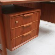 Bureau en teck, années 1960