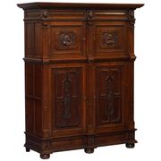 Armoire hollandaise sculptée à la main années 1940
